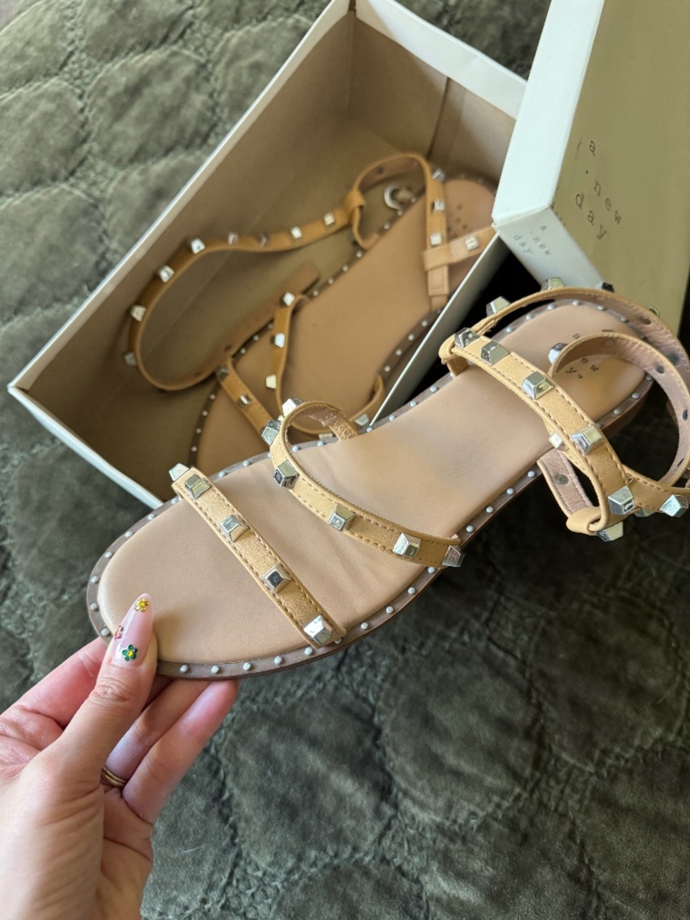 a new day Astrid Studded Strappy Sandals size 8 tan Ankle Wrap Flat Sandals